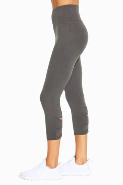 Marika June Mid Calf Capri -Sportswear Sales Store MLC1207A U05.17515