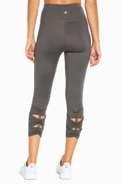 Marika June Mid Calf Capri -Sportswear Sales Store MLC1207A U05.17517