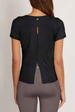 Marika Emma Tee 16 Marika Emma Tee -Sportswear Sales Store MLT6690A 001 01 CROPPED