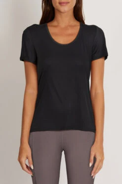 Marika Emma Tee 15 Marika Emma Tee -Sportswear Sales Store MLT6690A 001 CROPPED